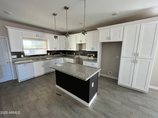 21770 W HARDING Avenue, Wittmann, AZ 85361