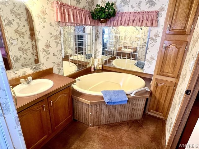 464 Jim Kelly Drive, Lockport Town, NY 14094