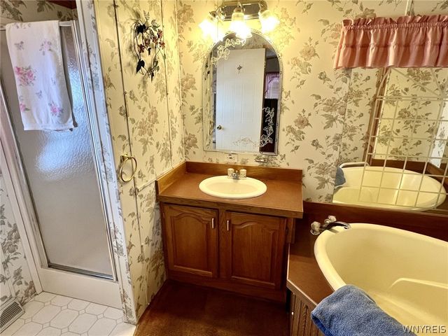 464 Jim Kelly Drive, Lockport Town, NY 14094