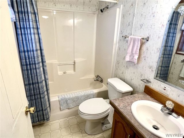 464 Jim Kelly Drive, Lockport Town, NY 14094