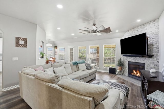 1700 N 1st Street, Broken Arrow, OK 74012