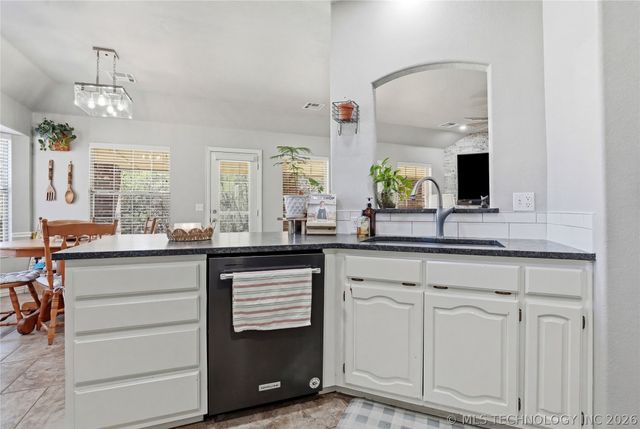 1700 N 1st Street, Broken Arrow, OK 74012