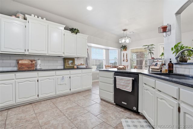 1700 N 1st Street, Broken Arrow, OK 74012