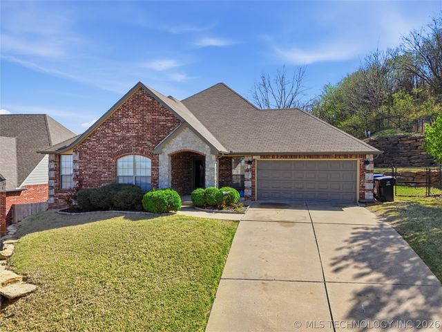 1700 N 1st Street, Broken Arrow, OK 74012