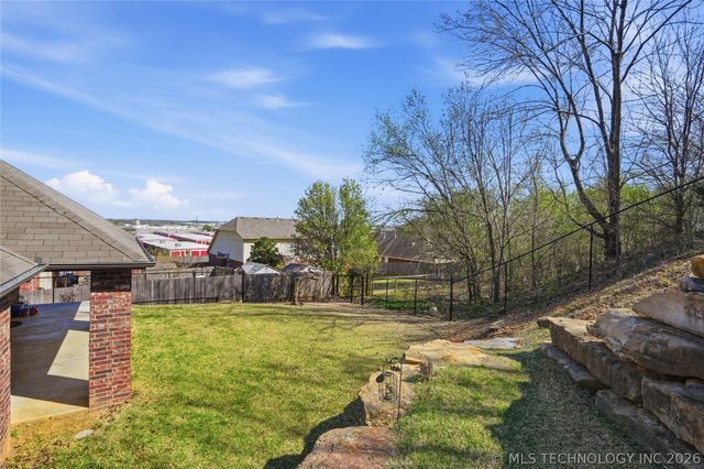 1700 N 1st Street, Broken Arrow, OK 74012