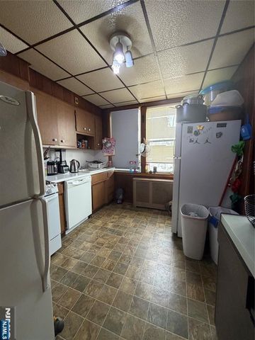 373 McKinley Street, Fairview, NJ 07022