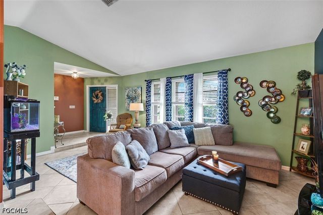 13481 Red Maple CIR, North Fort Myers, FL 33903