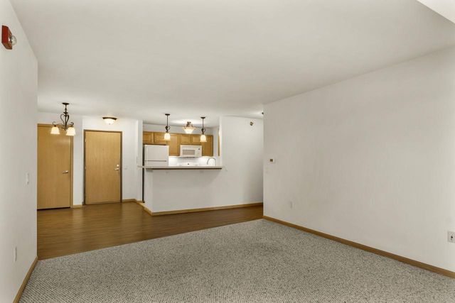 6801 Parkside Circle, Windsor, WI 53532