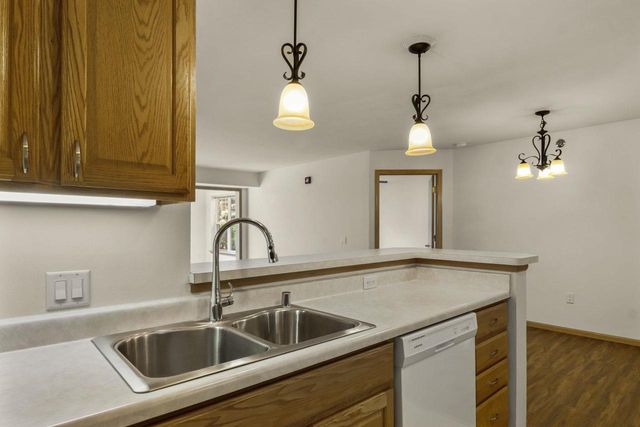 6801 Parkside Circle, Windsor, WI 53532