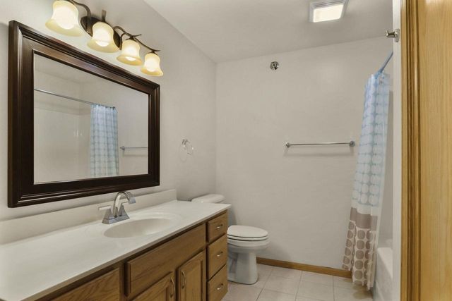 6801 Parkside Circle, Windsor, WI 53532