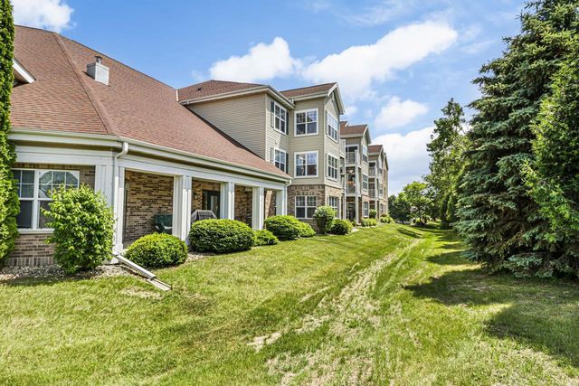 6801 Parkside Circle, Windsor, WI 53532