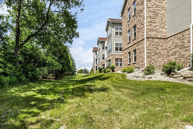 6801 Parkside Circle, Windsor, WI 53532