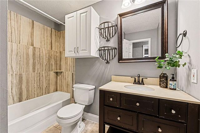 12513 Monroe Avenue, Grandview, MO 64030