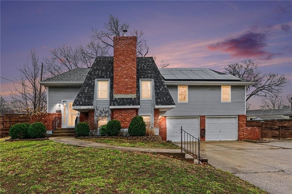 12513 Monroe Avenue, Grandview, MO 64030