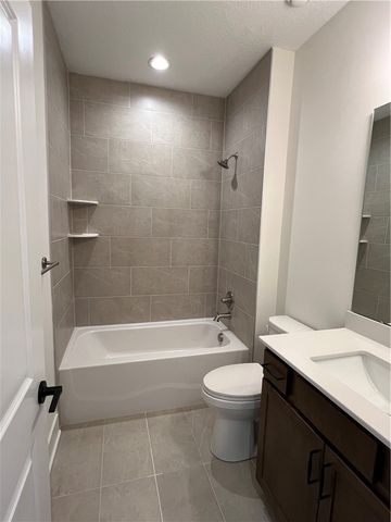 107 Hemingway Lane, Coraopolis, PA 15108