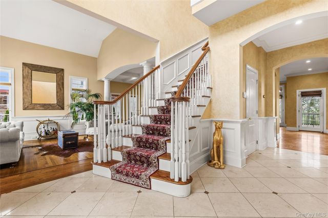 7 Brittany Lane, New Rochelle, NY 10805