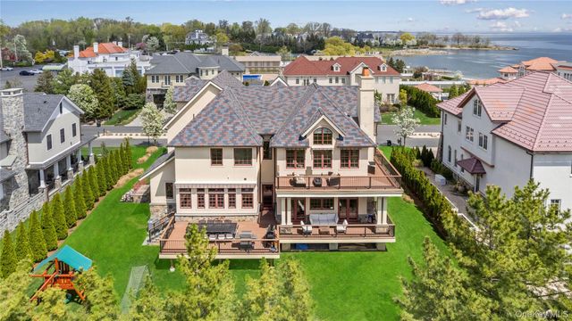 7 Brittany Lane, New Rochelle, NY 10805