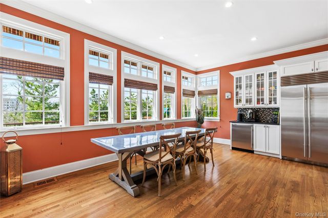 7 Brittany Lane, New Rochelle, NY 10805