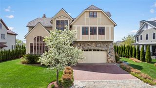7 Brittany Lane, New Rochelle, NY 10805