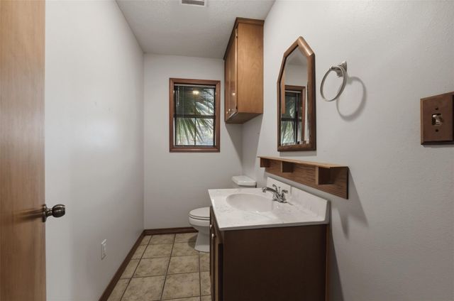 200 Cove View Drive, Trinity, TX 75862