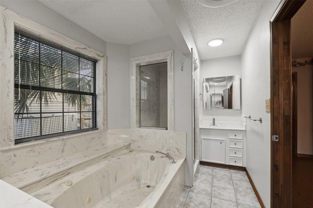 200 Cove View Drive, Trinity, TX 75862