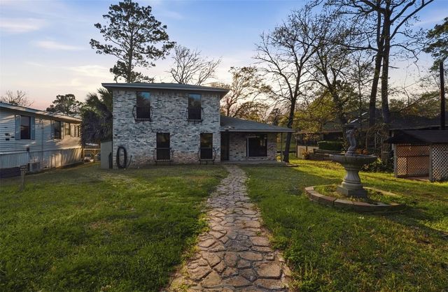 200 Cove View Drive, Trinity, TX 75862