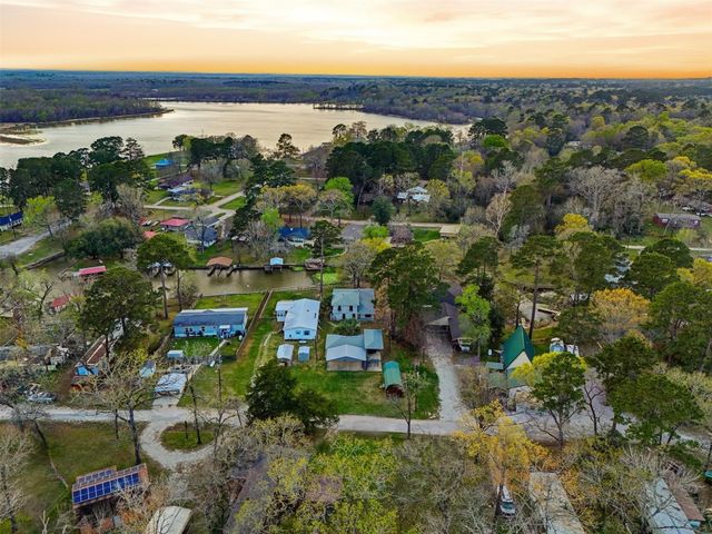 200 Cove View Drive, Trinity, TX 75862