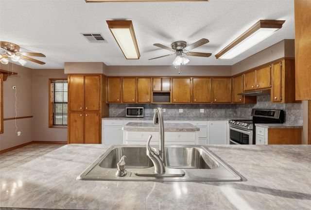 200 Cove View Drive, Trinity, TX 75862