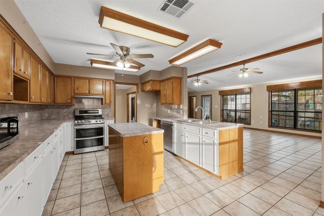 200 Cove View Drive, Trinity, TX 75862