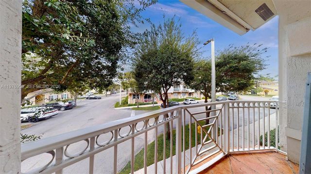 8980 W Flagler St 201, Miami, FL 33174