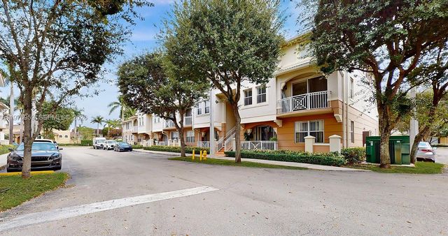 8980 W Flagler St 201, Miami, FL 33174