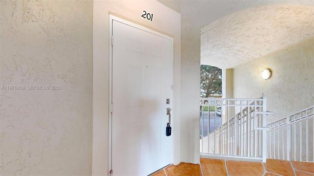 8980 W Flagler St 201, Miami, FL 33174