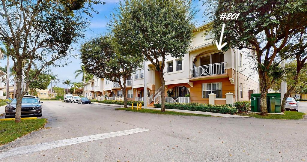 8980 W Flagler St 201, Miami, FL 33174