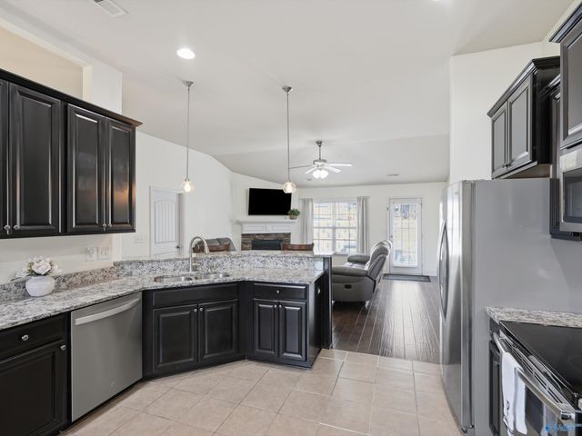 6809 Wintercrest Way SE, Owens Cross Roads, AL 35763