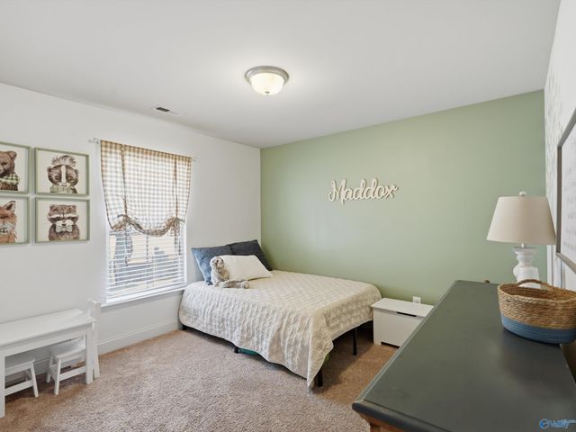 6809 Wintercrest Way SE, Owens Cross Roads, AL 35763