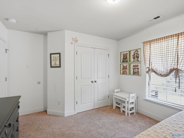 6809 Wintercrest Way SE, Owens Cross Roads, AL 35763