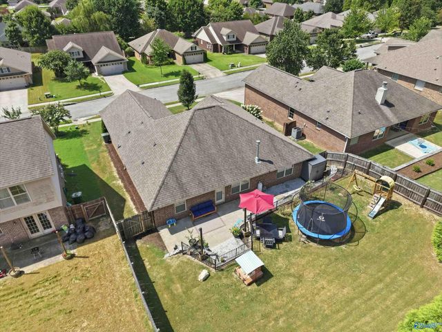 6809 Wintercrest Way SE, Owens Cross Roads, AL 35763