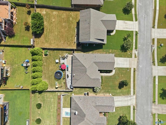 6809 Wintercrest Way SE, Owens Cross Roads, AL 35763