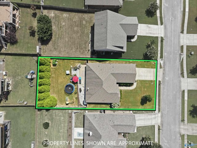 6809 Wintercrest Way SE, Owens Cross Roads, AL 35763