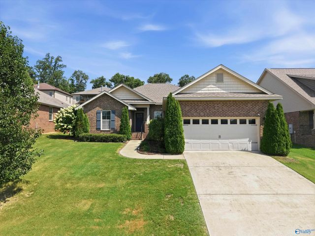 6809 Wintercrest Way SE, Owens Cross Roads, AL 35763