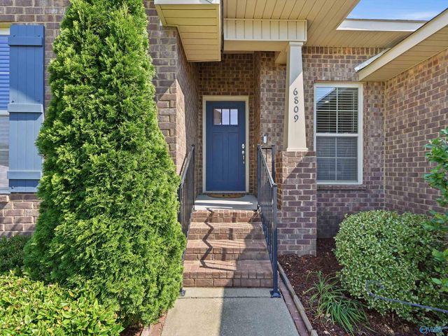 6809 Wintercrest Way SE, Owens Cross Roads, AL 35763