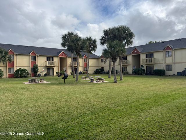 2130 Forest Knoll Drive NE 30-208, Palm Bay, FL 32905