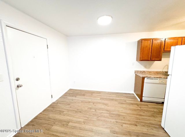 2130 Forest Knoll Drive NE 30-208, Palm Bay, FL 32905