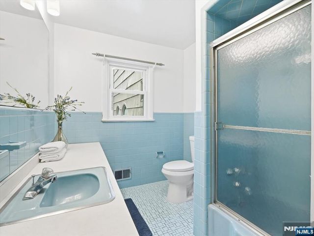 2 Linden Avenue, West Orange, NJ 07052