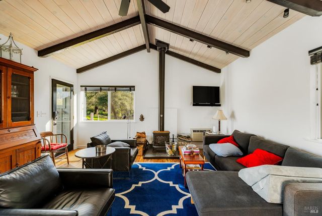 34201 Highway 128 Hwy, Cloverdale, CA 95425