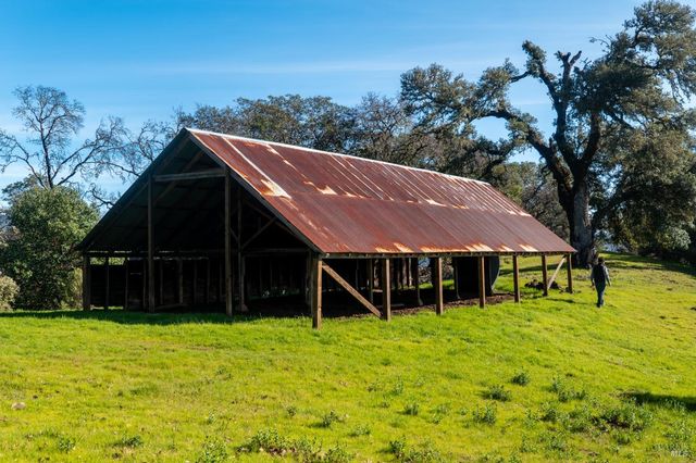 34201 Highway 128 Hwy, Cloverdale, CA 95425