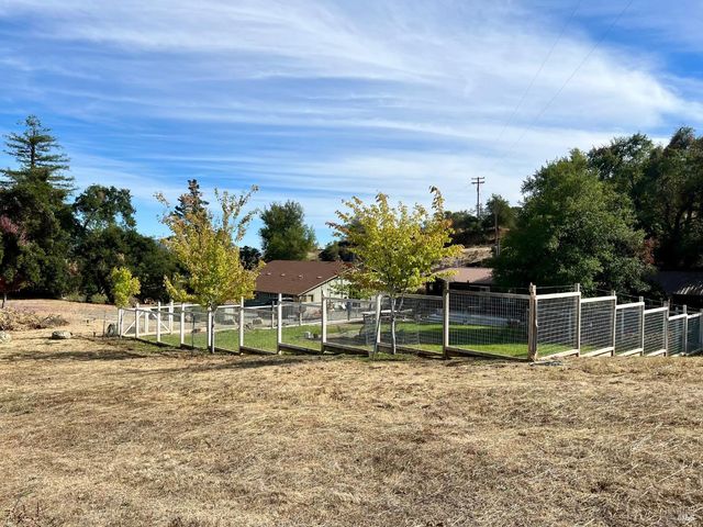 34201 Highway 128 Hwy, Cloverdale, CA 95425