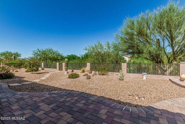 2551 E Canyon Crossing Drive, Green Valley, AZ 85614