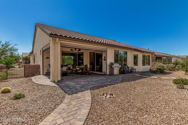 2551 E Canyon Crossing Drive, Green Valley, AZ 85614