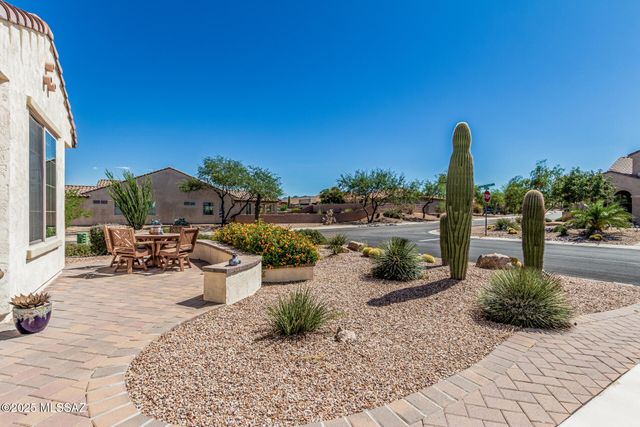 2551 E Canyon Crossing Drive, Green Valley, AZ 85614